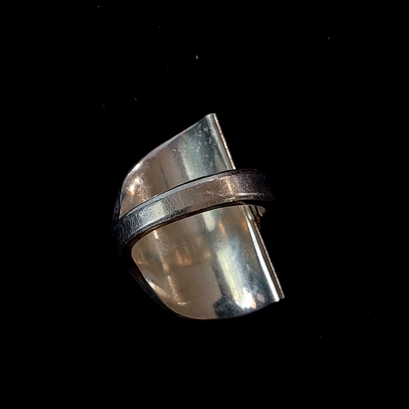Community Large silver Ring - Picture 6 of 10